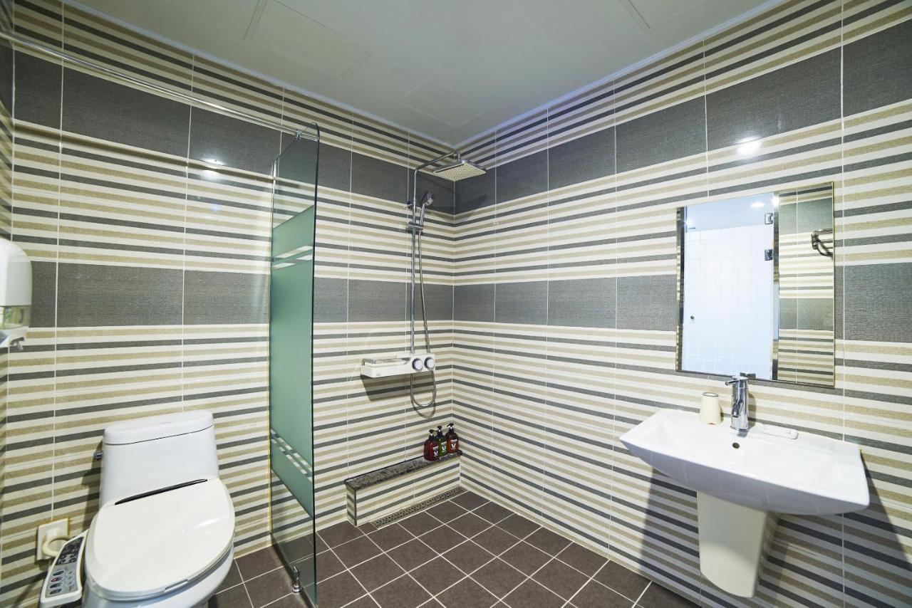 Busan Premium V Hotel מראה חיצוני תמונה