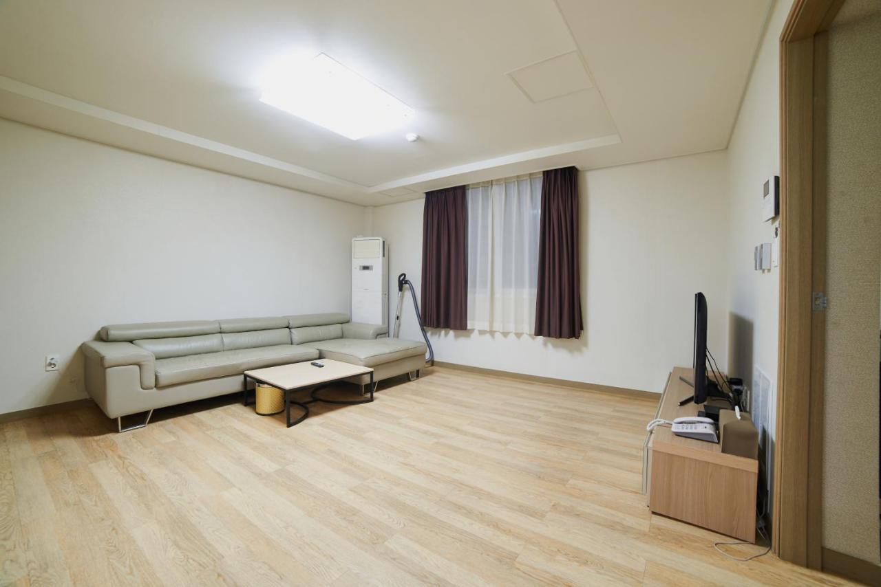 Busan Premium V Hotel מראה חיצוני תמונה