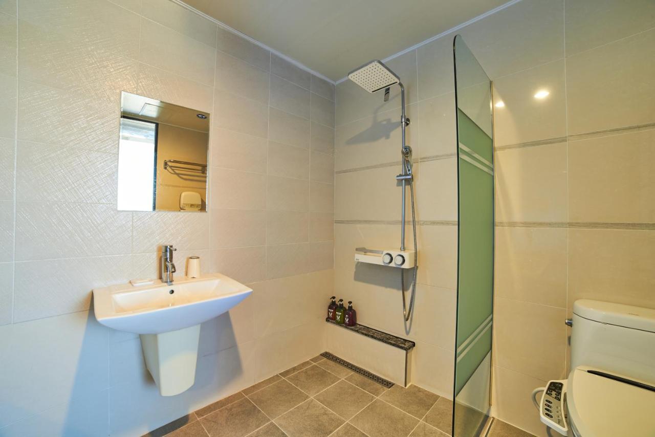 Busan Premium V Hotel מראה חיצוני תמונה
