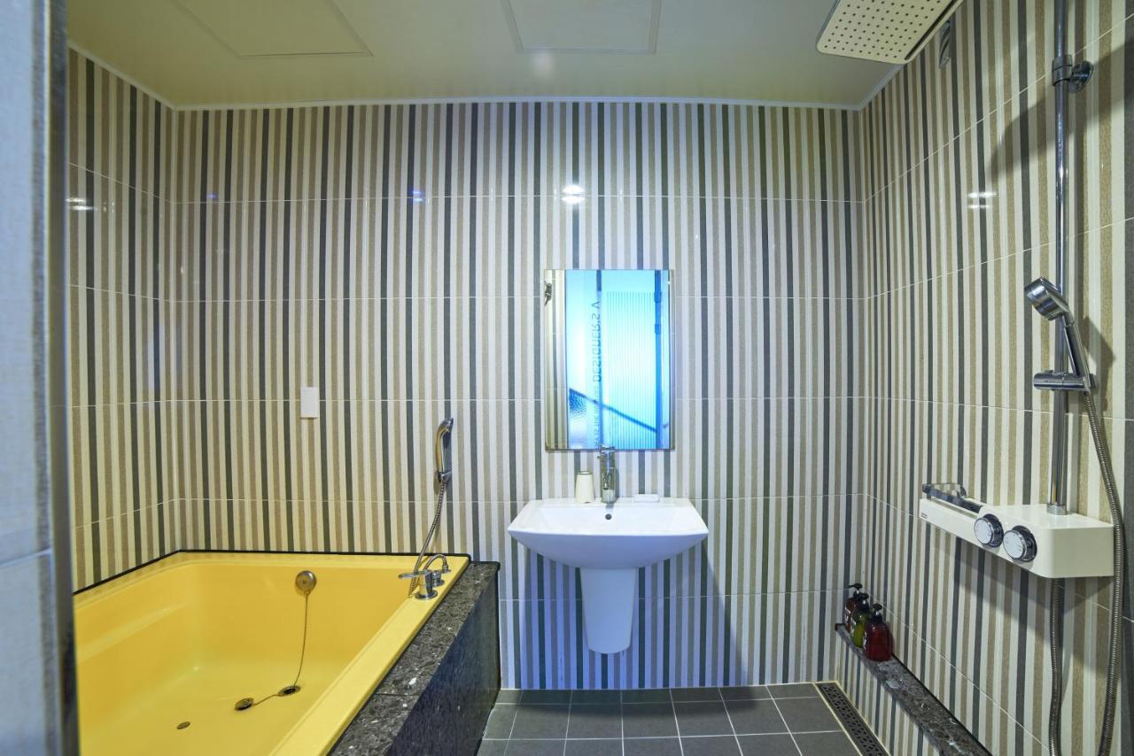 Busan Premium V Hotel מראה חיצוני תמונה