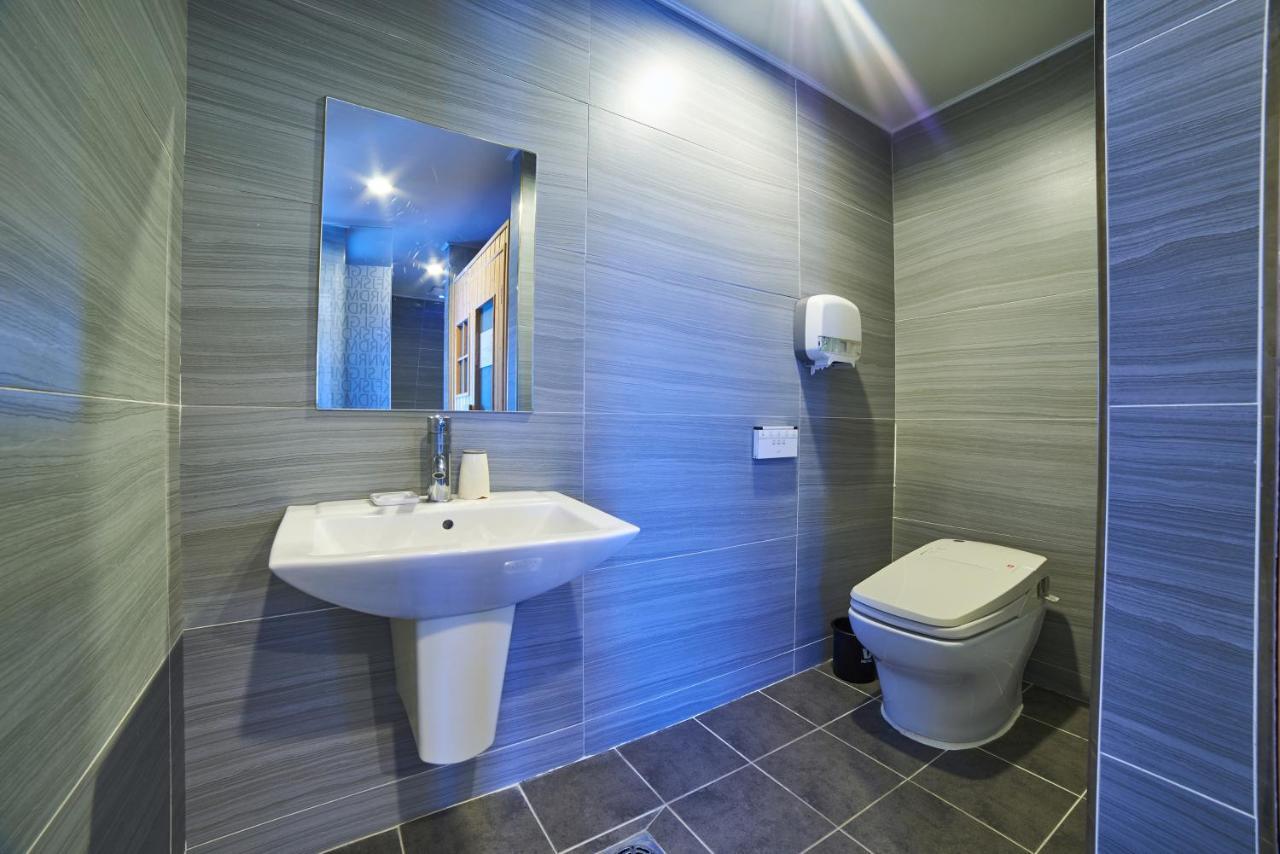 Busan Premium V Hotel מראה חיצוני תמונה