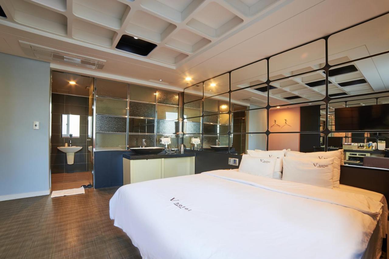 Busan Premium V Hotel מראה חיצוני תמונה